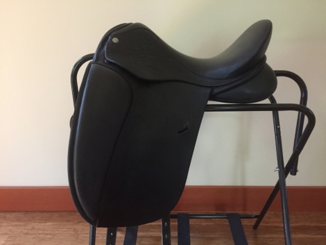 Tack ID: 567040 Ryder Dressage Saddle, Lux model, 17 inch seat, Wide - PhotoID: 153778 - Expires 08-Dec-2024 Days Left: 17