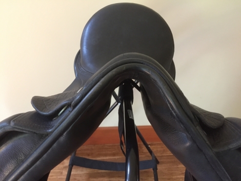 Tack ID: 567040 Ryder Dressage Saddle, Lux model, 17 inch seat, Wide - PhotoID: 153779 - Expires 08-Dec-2024 Days Left: 17