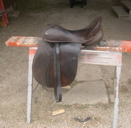 Tack ID: 568370 Thorowgood AP English Saddle - PhotoID: 153705 - Expires 23-Feb-2025 Days Left: 64