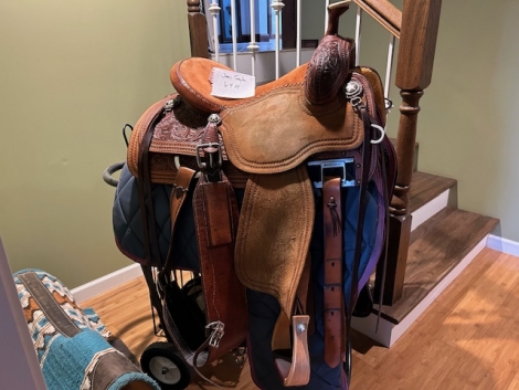 Tack ID: 568491 Martin all around saddle with extras. - PhotoID: 153339 - Expires 22-Sep-2024 Days Left: 15