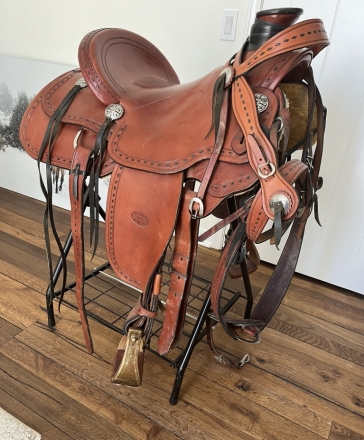 Tack ID: 568571 Custom Lyle Henderson western saddle - PhotoID: 153153 - Expires 27-Feb-2025 Days Left: 173