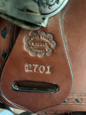 Tack ID: 568571 Custom Lyle Henderson western saddle - PhotoID: 153445 - Expires 27-Feb-2025 Days Left: 173