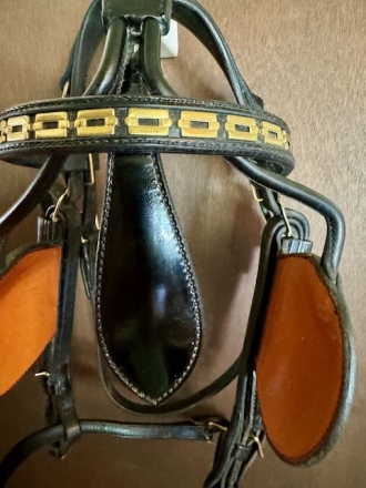 Tack ID: 568595 Smucker Carriage Show Harness--Horse--Excellent - PhotoID: 153212 - Expires 09-Dec-2024 Days Left: 161