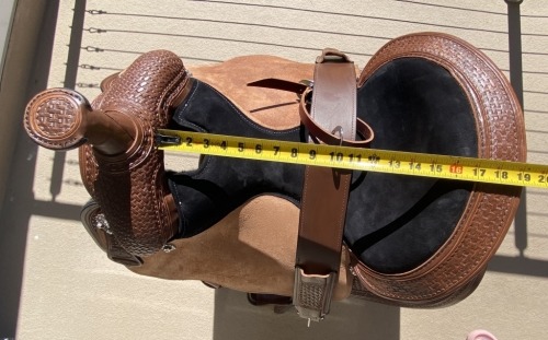 Tack ID: 568647 Brand New Custom Dale Chavez Roping Saddle For Sale - PhotoID: 153274 - Expires 18-Sep-2024 Days Left: 78
