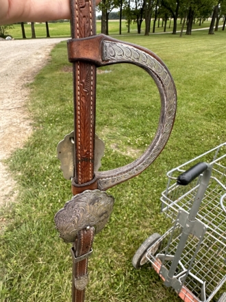 Tack ID: 568678 Classy Blue Ribbon headstall - PhotoID: 153311 - Expires 21-Sep-2024 Days Left: 5