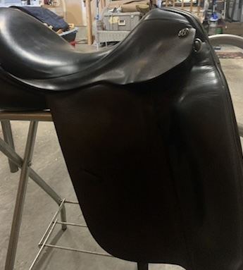 Tack ID: 568713 Dressage Saddle Trilogy Debbie McDonald - PhotoID: 153370 - Expires 29-Sep-2024 Days Left: 22