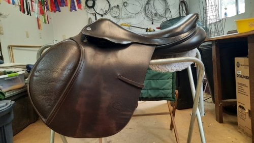 Tack ID: 568714 Cliff Barnsby 18 inch jumping saddle - PhotoID: 153387 - Expires 04-Oct-2024 Days Left: 18