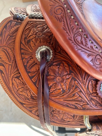 Tack ID: 568716 Beautiful tooled Ranch Saddle - PhotoID: 153375 - Expires 29-Sep-2024 Days Left: 22