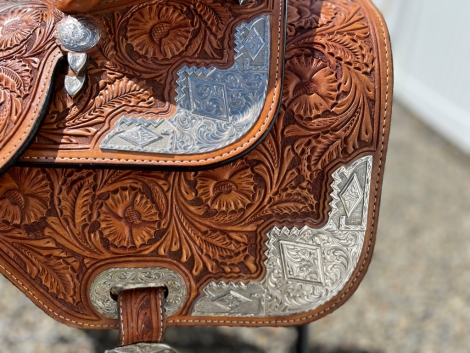 Tack ID: 568770 Custom Dale Chavez Show Saddle & Headstall - PhotoID: 153455 - Expires 10-Oct-2024 Days Left: 33