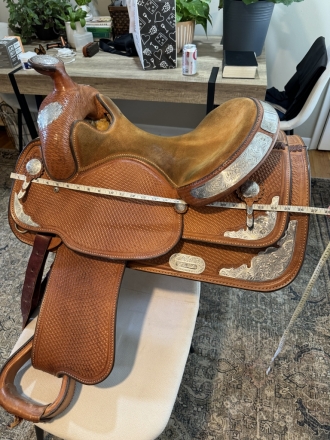 Tack ID: 568792 Crates Western Show Saddle #2312 - PhotoID: 153512 - Expires 17-Oct-2024 Days Left: 40