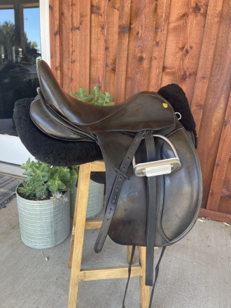 Tack ID: 568873 Revere Dressage Saddle 18.5” - PhotoID: 153617 - Expires 06-Nov-2024 Days Left: 14