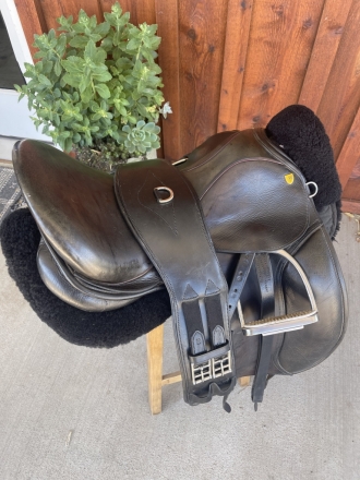 Tack ID: 568873 Revere Dressage Saddle 18.5” - PhotoID: 153620 - Expires 06-Nov-2024 Days Left: 14