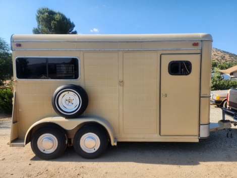 Tack ID: 568876 Sundowner WarmBlood 2 Horse Trailer - PhotoID: 153624 - Expires 06-Feb-2025 Days Left: 100