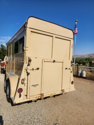 Tack ID: 568876 Sundowner WarmBlood 2 Horse Trailer - PhotoID: 153627 - Expires 06-Feb-2025 Days Left: 100