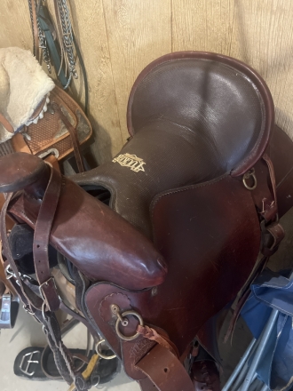 Tack ID: 568881 Tucker saddle - PhotoID: 153628 - Expires 08-Nov-2024 Days Left: 23