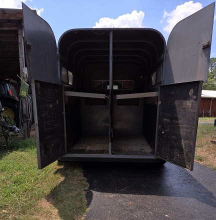 Tack ID: 568894 2 Horse Bumper Pull Horse Trailer - PhotoID: 153644 - Expires 16-Nov-2024 Days Left: 29