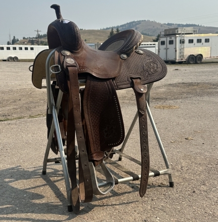 Tack ID: 568905 Martin Crown C Barrel Saddle - PhotoID: 153645 - Expires 16-Nov-2024 Days Left: 58