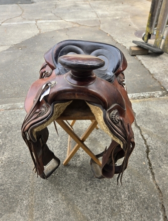 Tack ID: 568927 15  Keystone Roping saddle - PhotoID: 153694 - Expires 23-Nov-2024 Days Left: 68