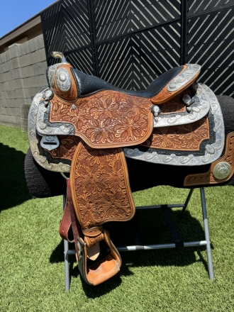 Tack ID: 568928 16” Dale Chavez Western Show Saddle (PACKAGE DEAL!) - PhotoID: 153690 - Expires 22-Nov-2024 Days Left: 24