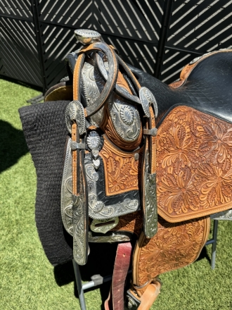 Tack ID: 568928 16” Dale Chavez Western Show Saddle (PACKAGE DEAL!) - PhotoID: 153691 - Expires 22-Nov-2024 Days Left: 24