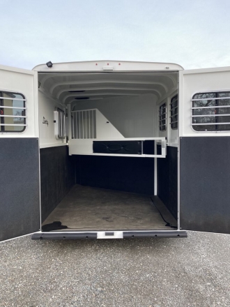 Tack ID: 568969 New 2025 Thurobilt 2h Liberty Warmblood Horse Trailer - PhotoID: 153765 - Expires 02-Dec-2024 Days Left: 74