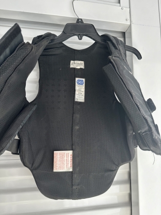 Tack ID: 569054 Crusader cross country vest - PhotoID: 153871 - Expires 26-Dec-2024 Days Left: 65