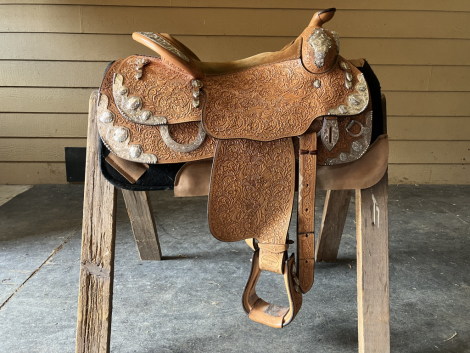 Tack ID: 569128 Blue Ribbon Show Saddle - PhotoID: 153959 - Expires 26-Jan-2025 Days Left: 89