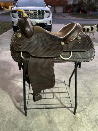 Tack ID: 569145 Western Pleasure Saddle -15” Dark Oil - PhotoID: 153976 - Expires 29-Jan-2025 Days Left: 73