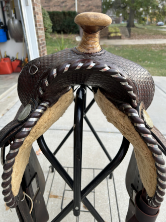 Tack ID: 569145 Western Pleasure Saddle -15” Dark Oil - PhotoID: 153977 - Expires 29-Jan-2025 Days Left: 73