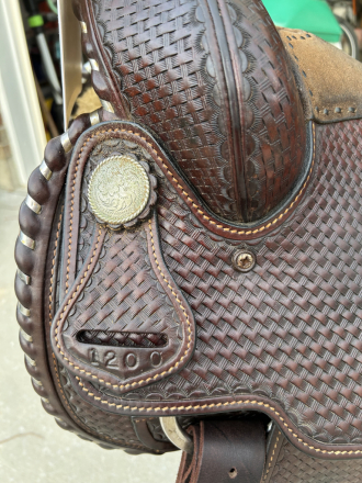 Tack ID: 569145 Western Pleasure Saddle -15” Dark Oil - PhotoID: 153978 - Expires 29-Jan-2025 Days Left: 73