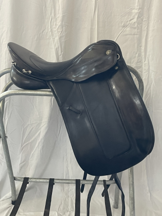 Tack ID: 569162 Kieffer Dressage saddle - great condition! - PhotoID: 153984 - Expires 31-Jan-2025 Days Left: 75