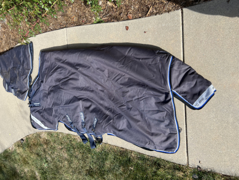 Tack ID: 569167 Winter Turnout Blanket with Neck Cover and Tail Cover - PhotoID: 153996 - Expires 01-Feb-2025 Days Left: 88