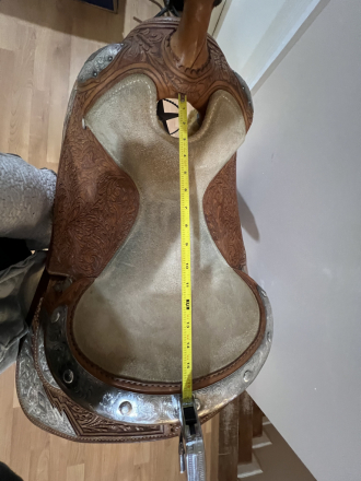 Tack ID: 569188 Gorgeous Custom Chavez Show Saddle - PhotoID: 154029 - Expires 09-Feb-2025 Days Left: 84