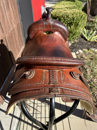 Tack ID: 569202 Chris Cox Cutting Saddle by Gene Bader - 15” - PhotoID: 154035 - Expires 11-Feb-2025 Days Left: 86