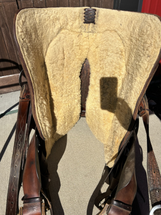 Tack ID: 569202 Chris Cox Cutting Saddle by Gene Bader - 15” - PhotoID: 154037 - Expires 11-Feb-2025 Days Left: 86