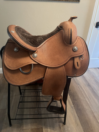 Tack ID: 569212 Schleese Legacy  custom western saddle - PhotoID: 154056 - Expires 17-Feb-2025 Days Left: 88